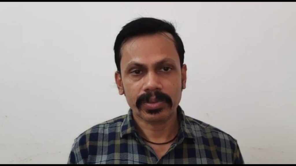 রোগীর মূত্রথলি থেকে অপারেশন করে বের করা হলো প্রায় ৫০০ গ্রাম ওজনের পাথর