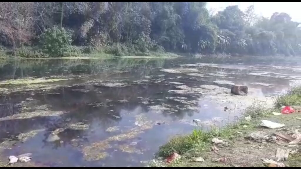 Garbage is piling up on the banks of the Karla river in Jalpaiguri