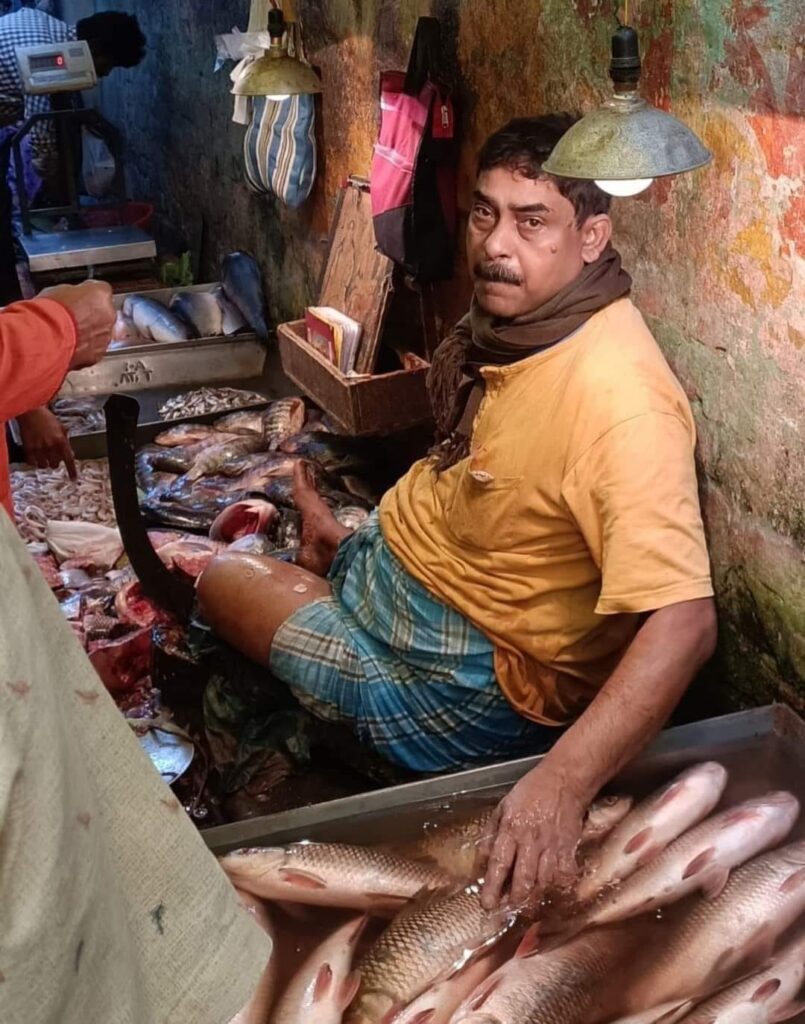 Looks exactly like Anuvrata, ironically viral fish seller!