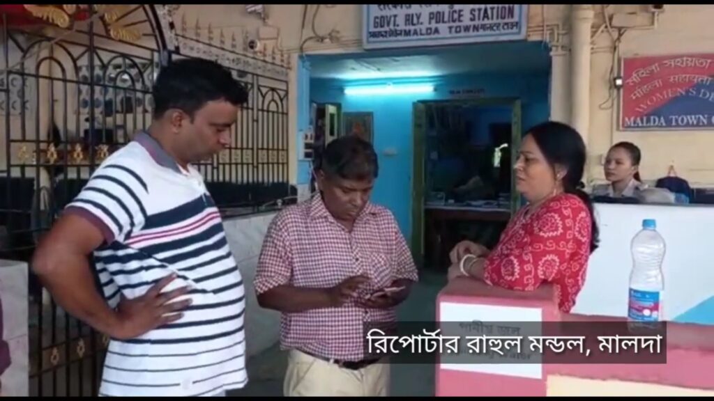 Bag snatching of female passenger from reserved compartment of moving train