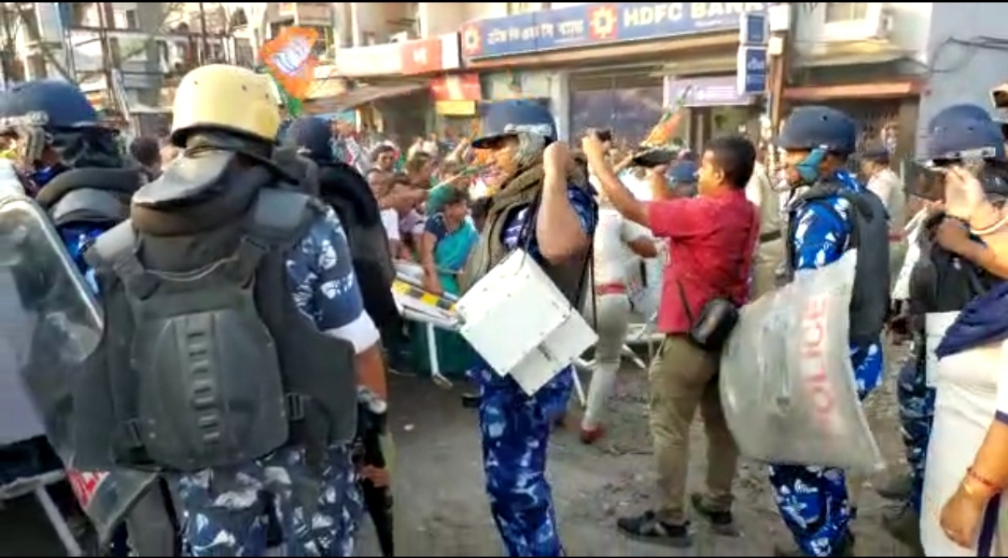 There is intense tension in Barrackpore around BJP's protest program