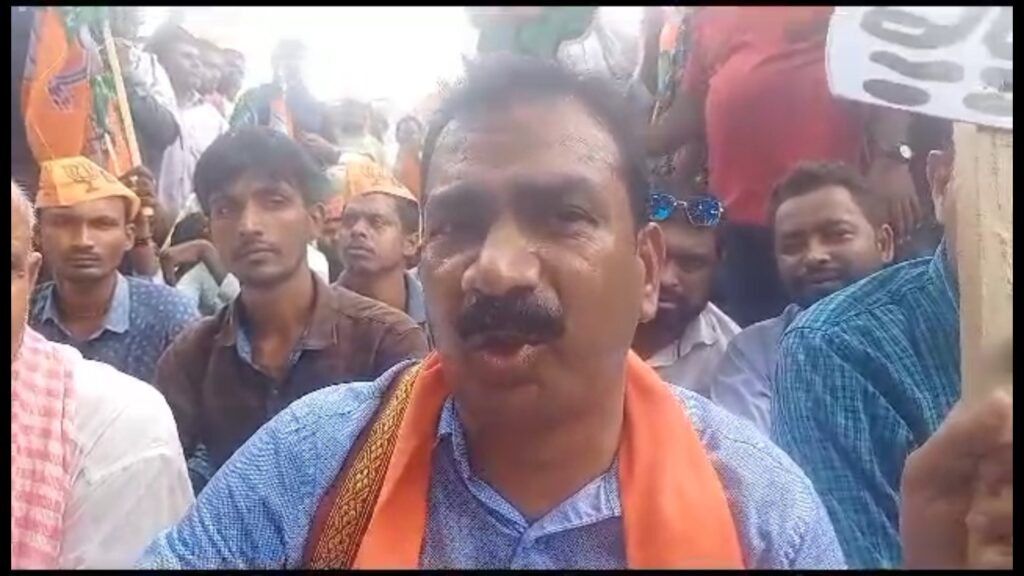 BDOs thief slogans BJP leaders and workers clashed with the police