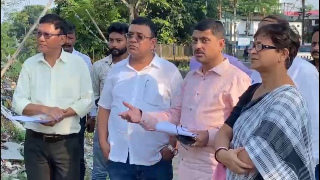 The Karla Bridge in front of Jalpaiguri Rabindra Bhavan will be opened before the puja