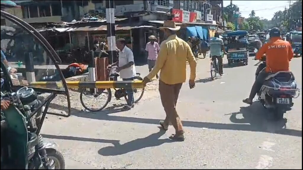 In Jalpaiguri the rail gate was broken by a bull the common people suffered