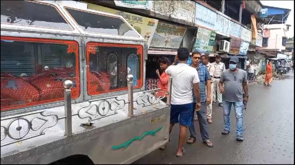 Decomposing body of middle-aged owner recovered from closed studio
