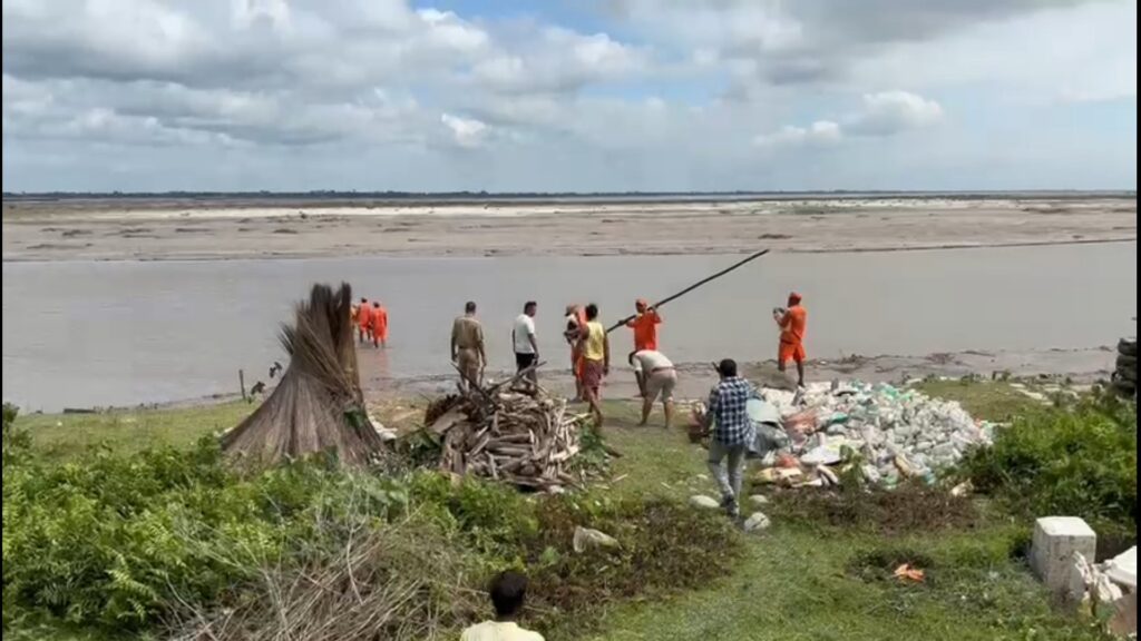 Rescue of dead bodies floating in Teesta continues in Jalpaiguri