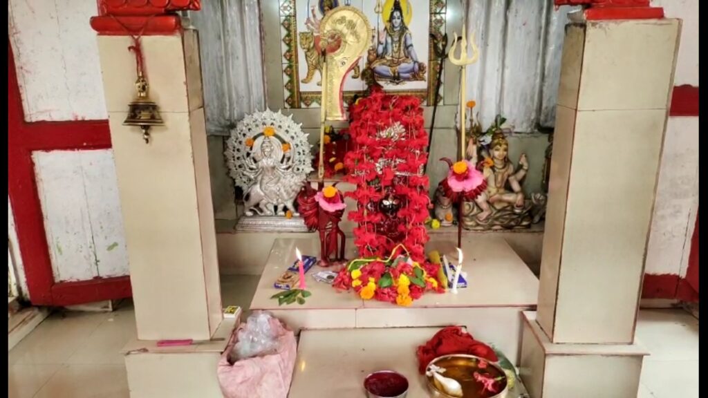 The history of Raghu Dakat is behind the background of Kalibari in Babu block of Kanchrapara