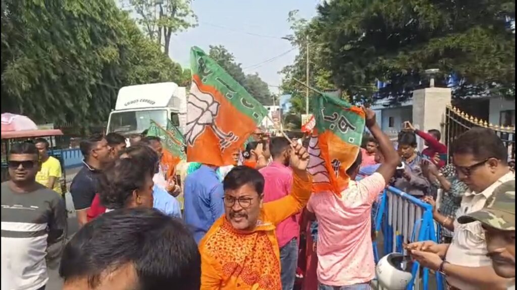 BJP protested in Halisahar Municipality on several issues including pond filling recruitment corruption