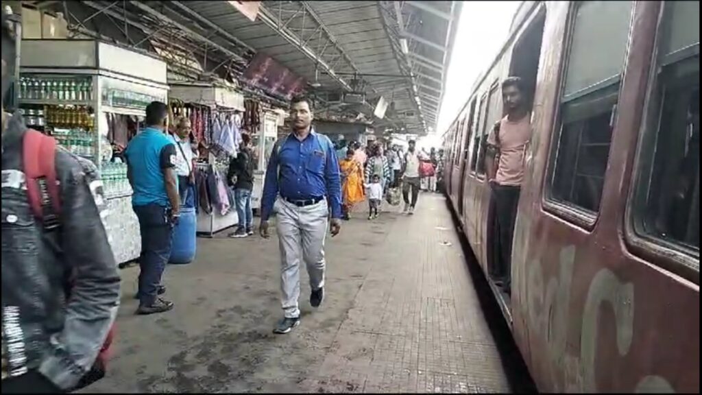 Two youths caught by railway police with banned cough syrup