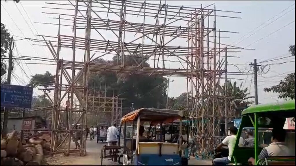 Allegedly the arch constructed on the street by the Kali Puja Committee in Jalpaiguri is yet to be opened