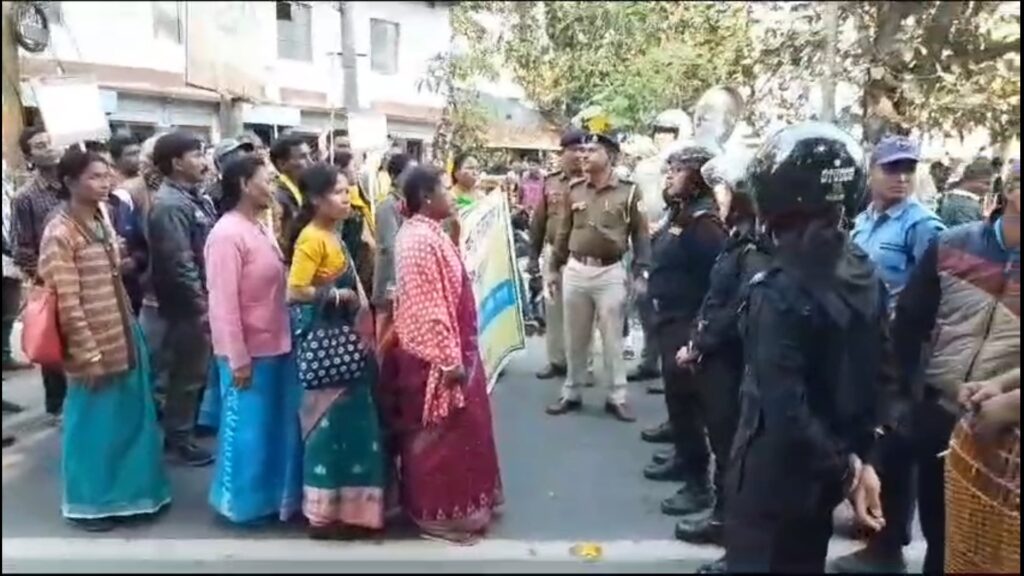 Warns of poll boycott if separate state is not declared - KLO Linkman Mahila (Nari) Manch Coordination Committee