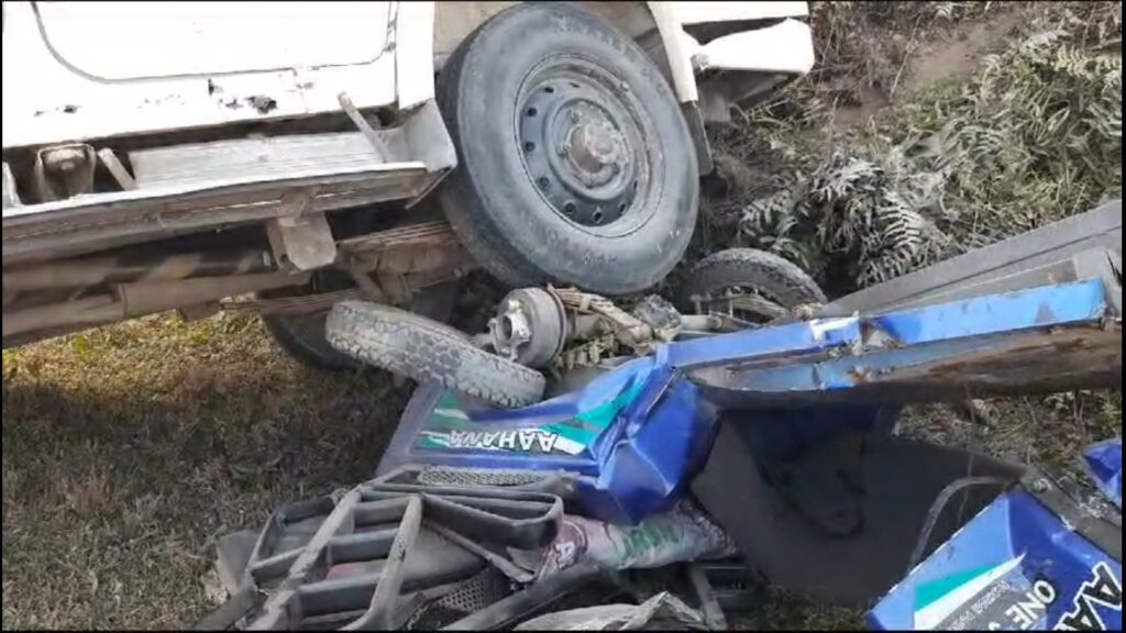 Bolero clash with Toto in Jalpaiguri; Two injured