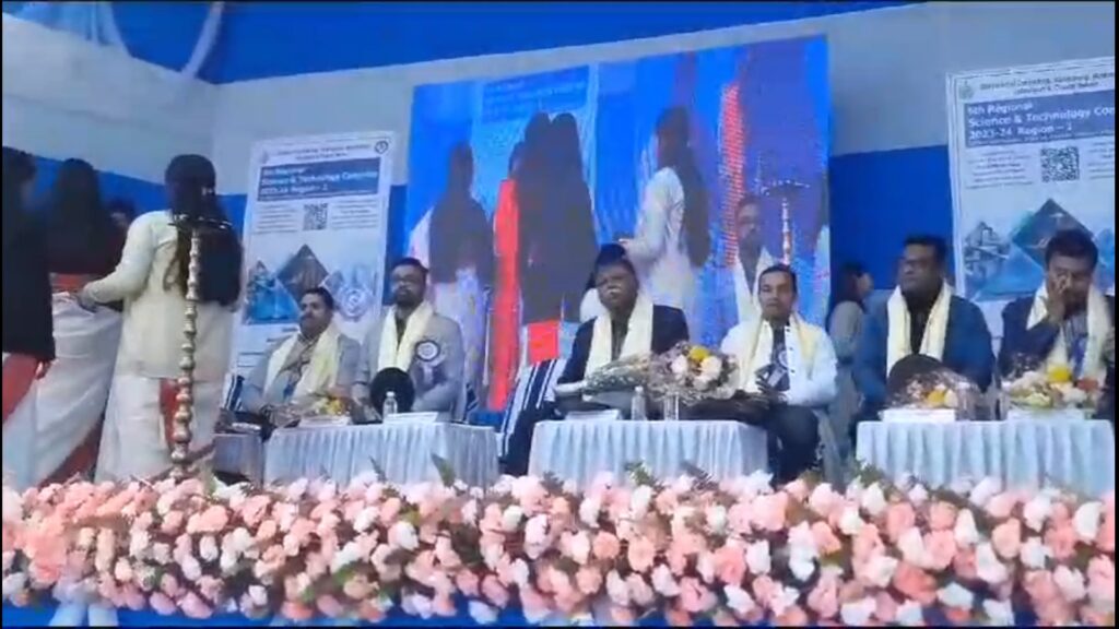 A two-day science fair involving five districts of North Bengal began at Jalpaiguri Anand Chandra College