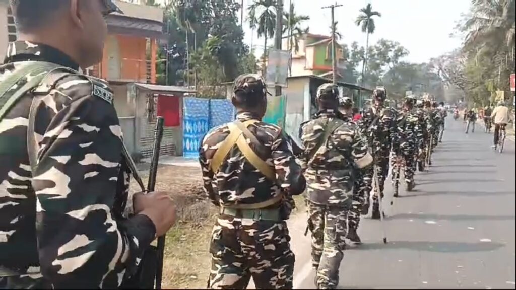 Jalpaiguri started the route march of central forces