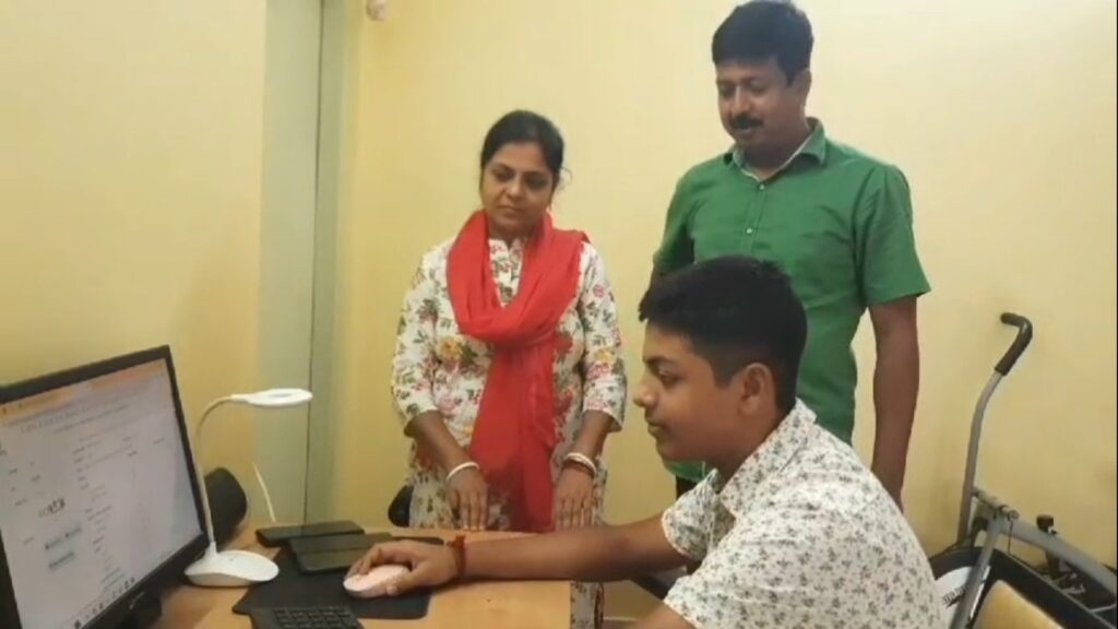 Jalpaiguri Sromon who excelled in ICSE wants to become a doctor