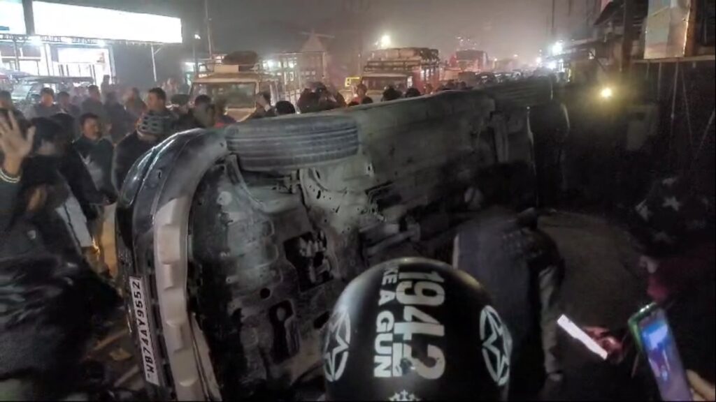 Accident on Siliguri bypass due to lack of traffic lights
