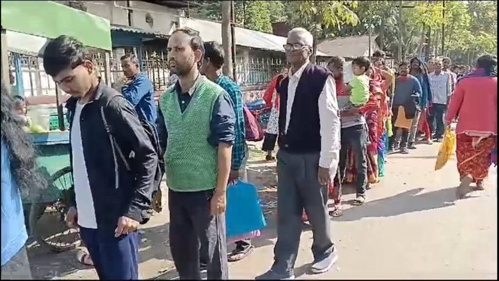 Long queue to collect Aadhaar card token