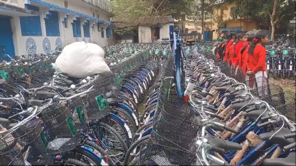 Bicycle delivery of Sabuj Sathi project started in Jalpaiguri