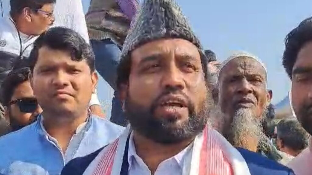 Mass deputation in Jalpaiguri for 13-point demand including protection of waqf properties and restitution of OBC certificates.