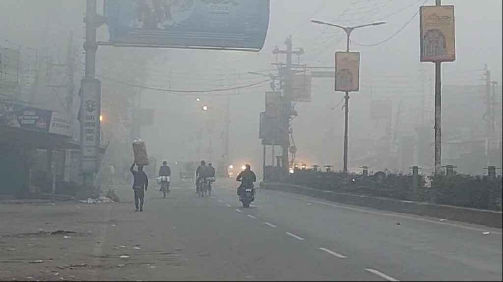 Jalpaiguri shrouded in mist; City dwellers overcome by winter