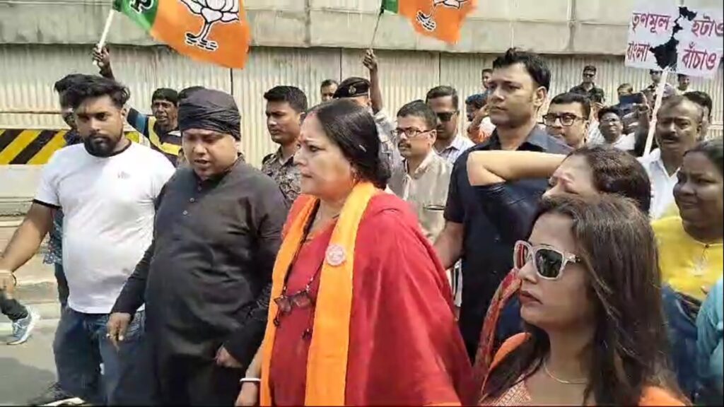Mohanpur BJP protests over allegations of rape of a teenage girl in Barrackpore