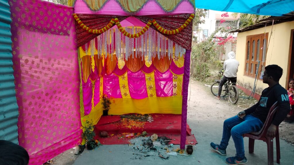 Saraswati idol disappears from puja mandap; stir in Siliguri!