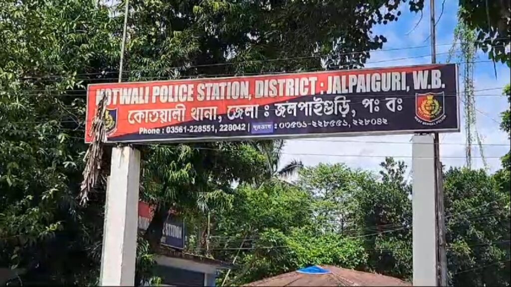 Liquor stall next to school! Women attacked in protest; Panchayat members at police station