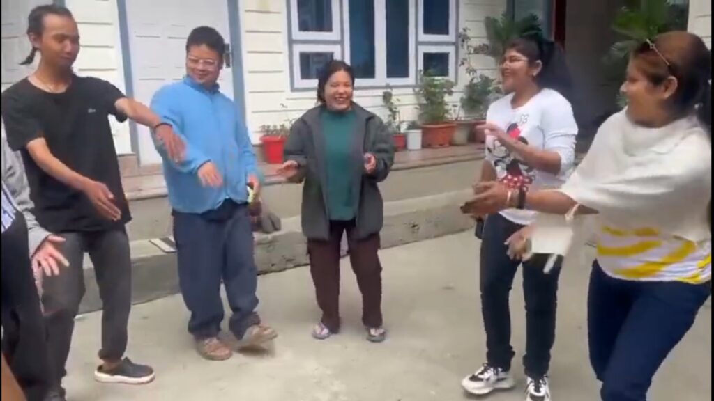 Snow-covered day in East Sikkim; tourists revel in joy