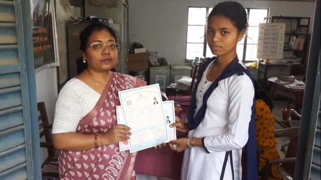 Mohit Nagar Girls' School's innovative initiative on the day of Madhyamik results announcement
