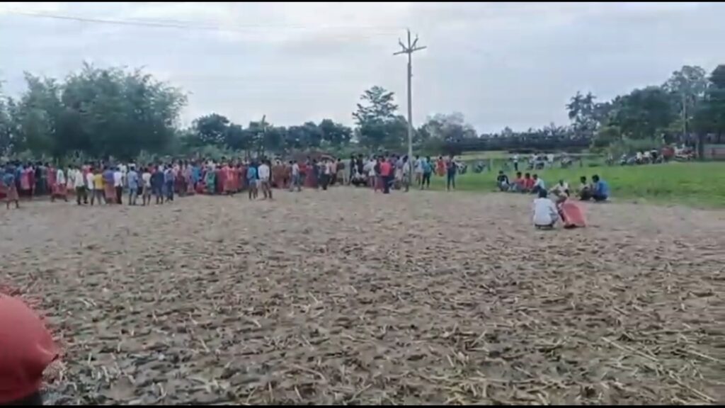 Elephant attack in Baikunthapur forest area on the banks of Teesta; Two youths tragically die while chasing elephant - Hot Takimari