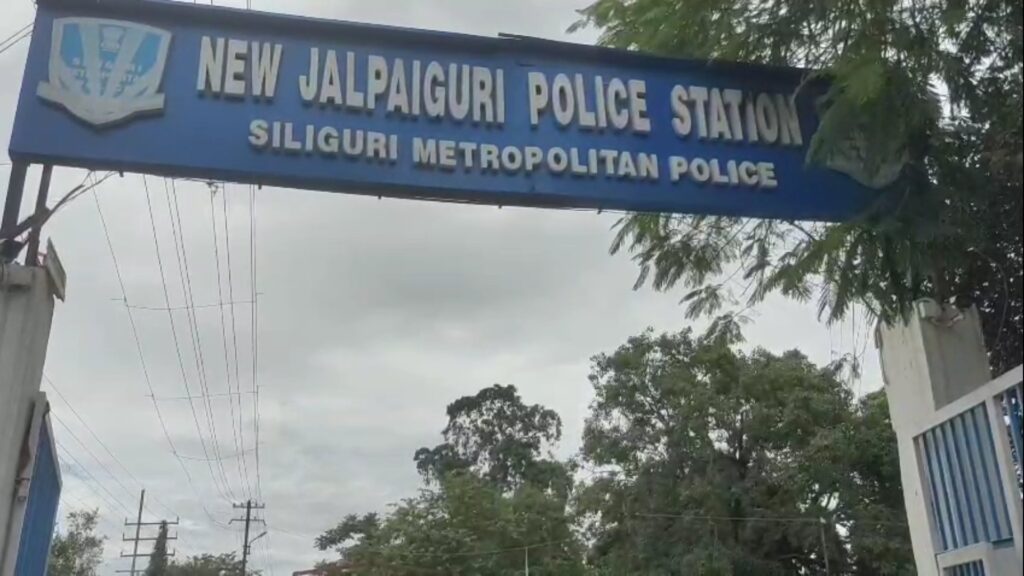 Gold trader arrested for buying stolen jewelry; main accused in police custody