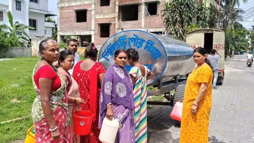 Siliguri residents face extreme problems as water supply suddenly stops