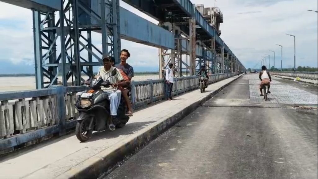 The bridge of Gazaldoba Teesta Barrage is opening in advance