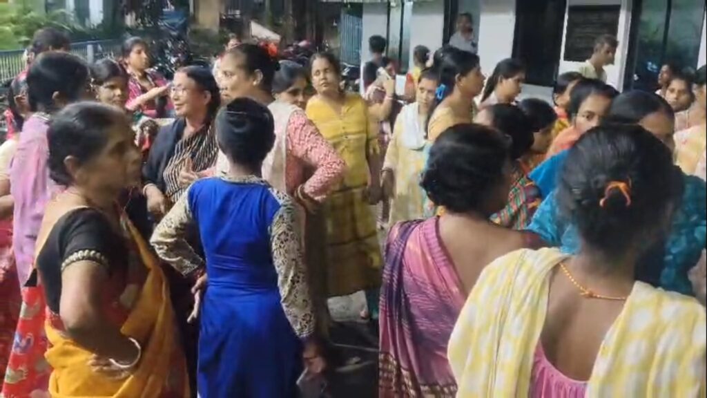 From our neighborhood our solution to the police station's door - Jalpaiguri Purmata and hundreds of women on the road demanding freedom from drugs
