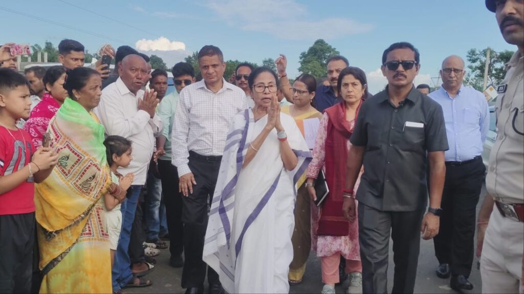 Disaster-hit North Bengal: Chief Minister Mamata Banerjee's humanitarian visit ignores the disaster